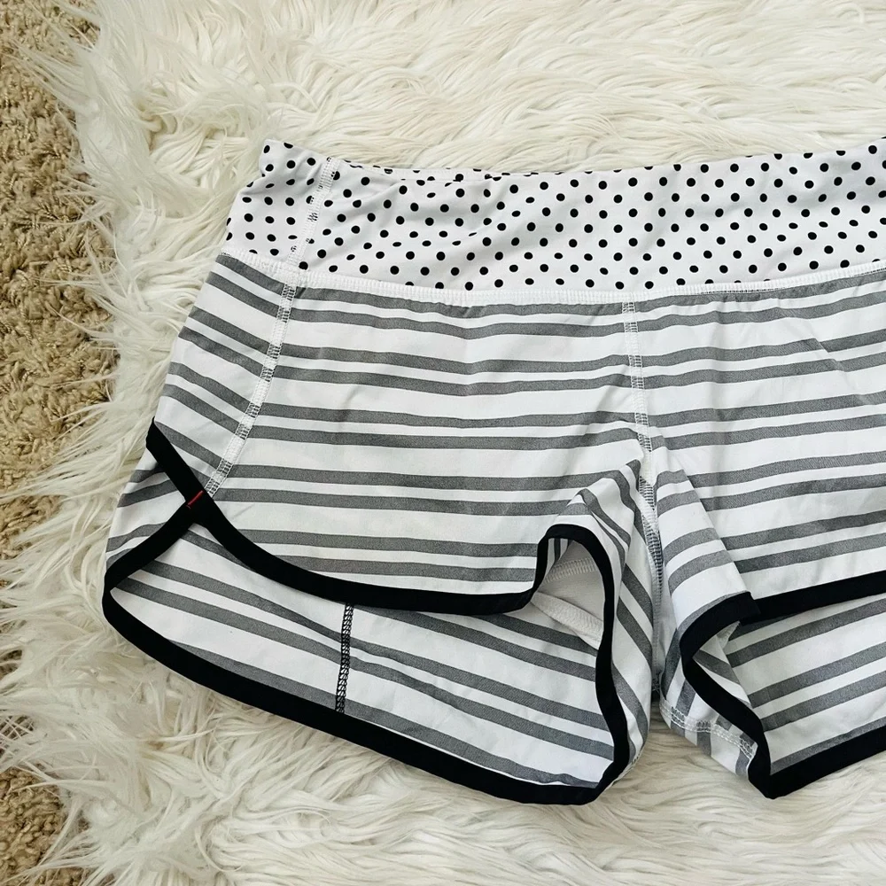 {Lululemon} Run: Speed Short in Twin Stripe Black / Mod Dot Printed Black - 6 - Picture 2 of 11